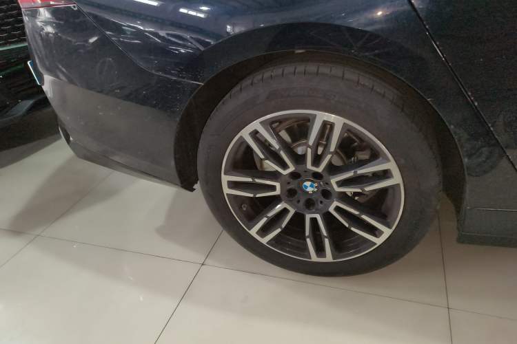 Used BMW 5 Series 2025 525Li M Sport Package Exterior 5