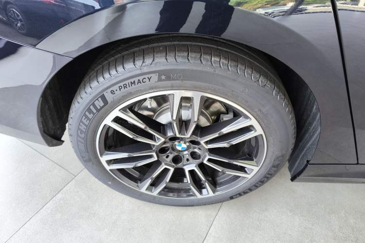 Used BMW 5 Series 2025 530Li Leading Model M Sport Package Exterior 5