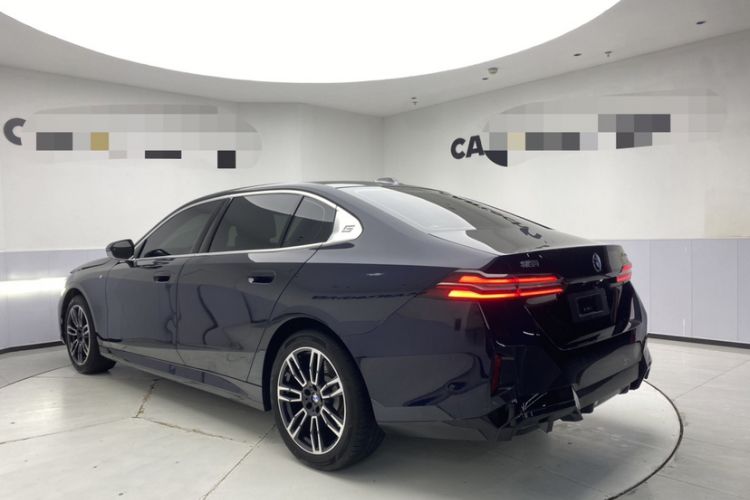 Used BMW 5 Series 2025 530Li Leading Model M Sport Package Exterior 5