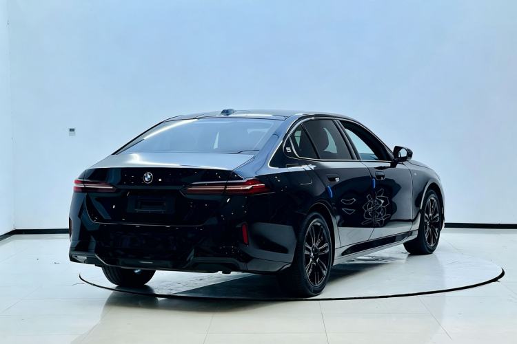 Used BMW 5 Series 2025 530Li Leading Model M Sport Package Exterior 5