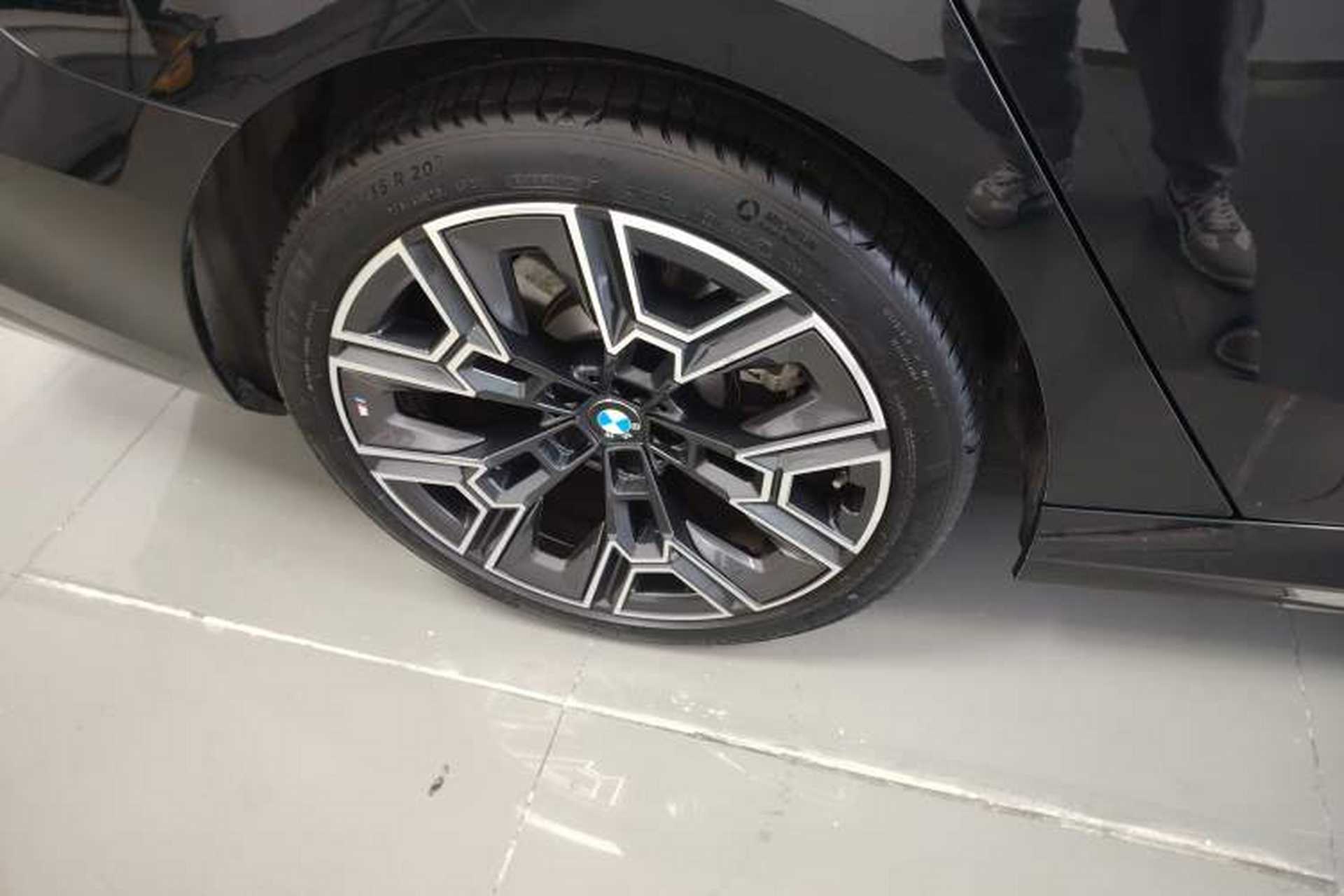 Used BMW 5 Series 2025 530Li Luxury Edition M Sport Package Exterior 5