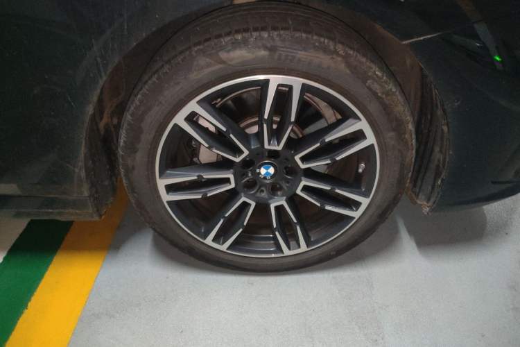 Used BMW 5 Series 2025 530Li Leading Model M Sport Package Exterior 7