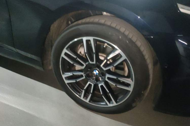 Used BMW 5 Series 2025 530Li Leading Model M Sport Package Exterior 7