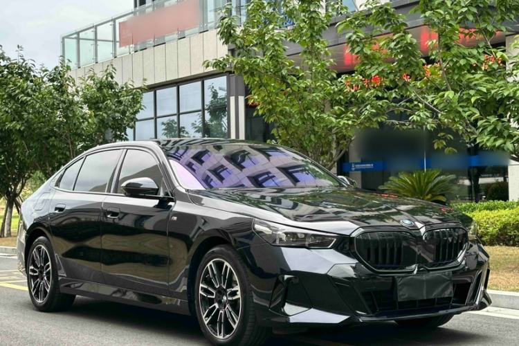 Used BMW 5 Series 2025 530Li Leading Model M Sport Package Exterior 7