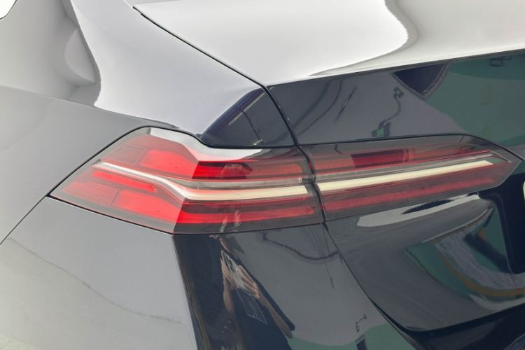 Used BMW 5 Series 2025 530Li Leading Model M Sport Package Exterior 8