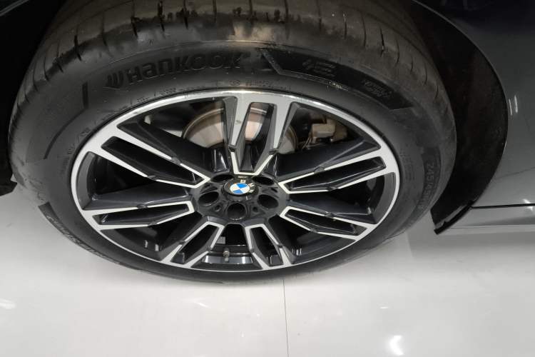 Used BMW 5 Series 2025 530Li Leading Model M Sport Package Exterior 8