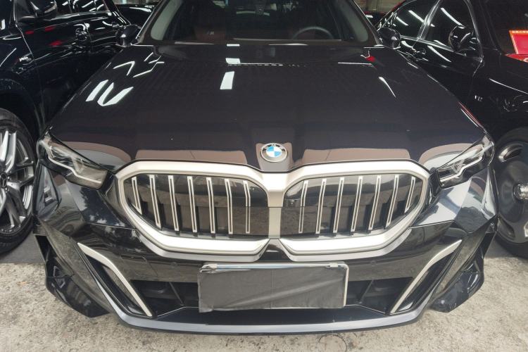 Used BMW 5 Series 2025 530Li Leading Model M Sport Package Front