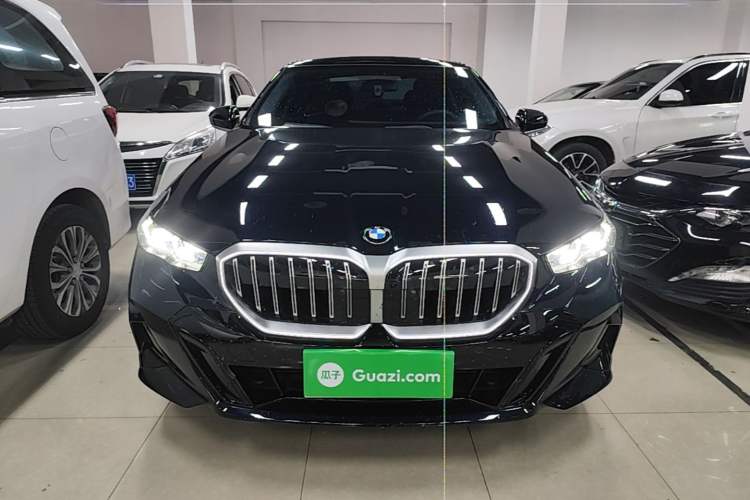 Used BMW 5 Series 2025 530Li Luxury Edition M Sport Package Front