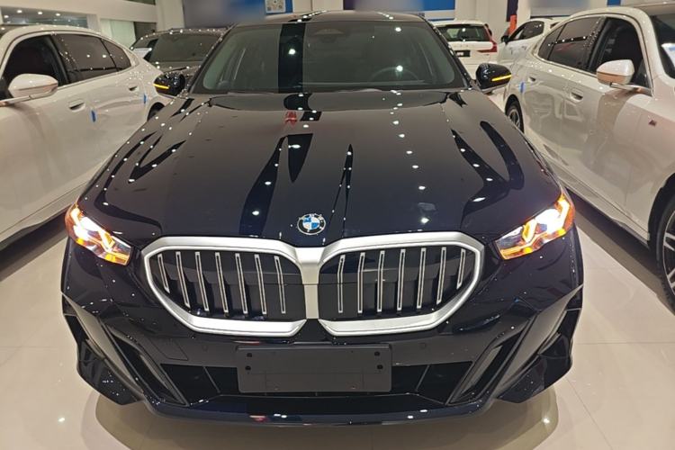 Used BMW 5 Series 2025 525Li M Sport Package Front