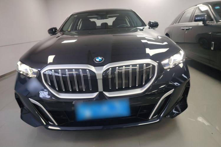 Used BMW 5 Series 2025 530Li Luxury Edition M Sport Package Front