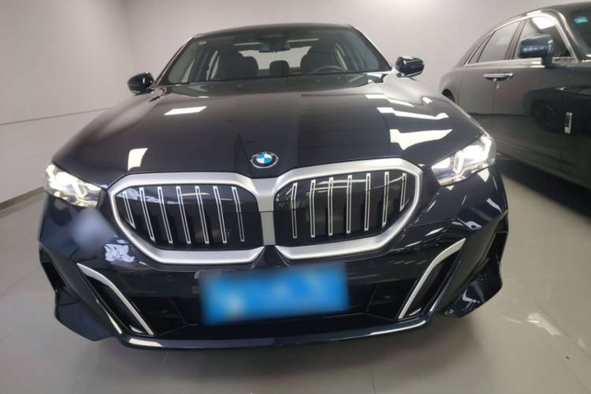 Used BMW 5 Series 2025 530Li Luxury Edition M Sport Package Front