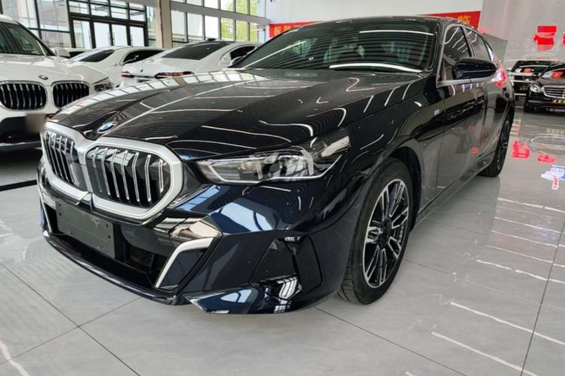 Used BMW 5 Series 2025 525Li M Sport Package Front Left 45 Deg