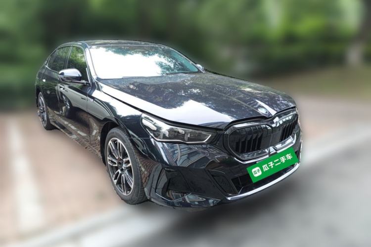 Used BMW 5 Series 2025 525Li M Sport Package Front Right 45 Deg