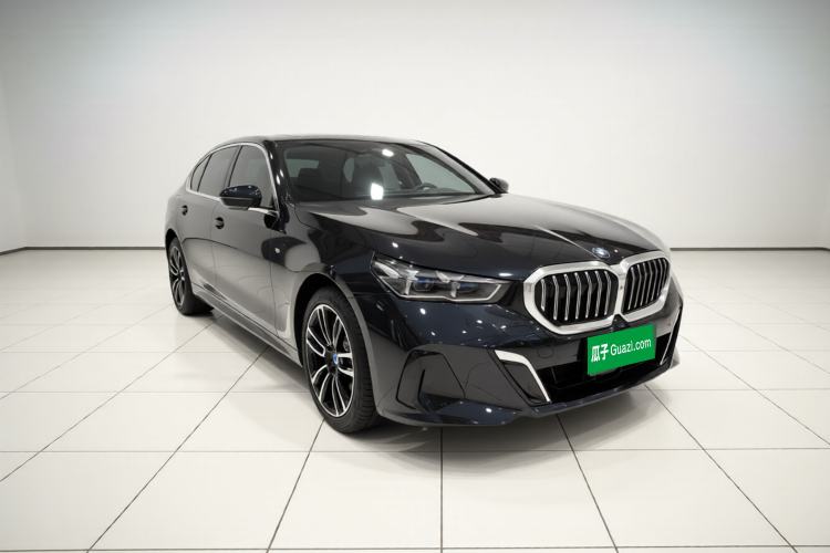 Used BMW 5 Series 2025 525Li M Sport Package Front Right 45 Deg