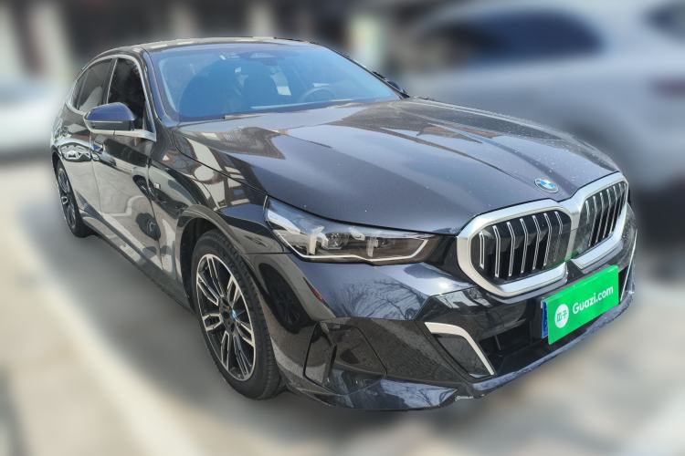 Used BMW 5 Series 2025 525Li M Sport Package Front Right 45 Deg