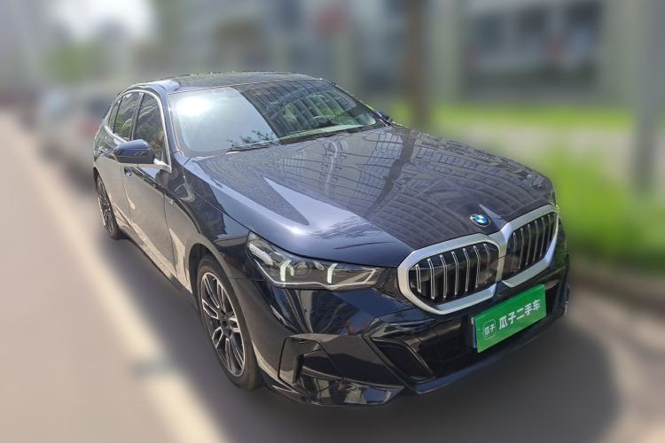 Used BMW 5 Series 2025 530Li Leading Model M Sport Package Front Right 45 Deg