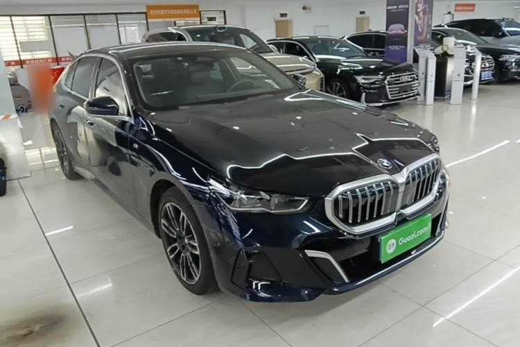Used BMW 5 Series 2025 525Li M Sport Package Front Right 45 Deg