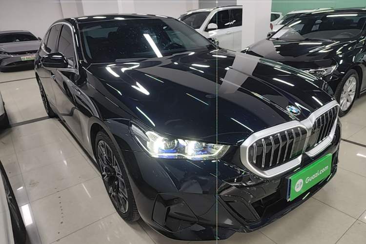Used BMW 5 Series 2025 530Li Luxury Edition M Sport Package Front Right 45 Deg