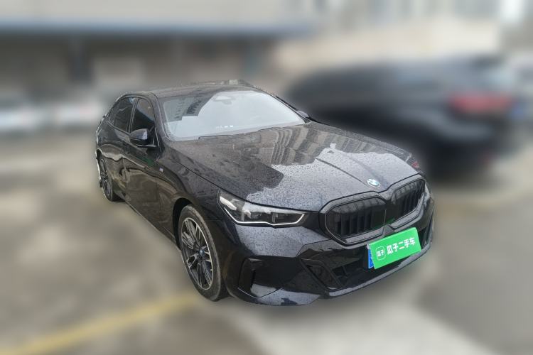 Used BMW 5 Series 2025 530Li Leading Model M Sport Package Front Right 45 Deg