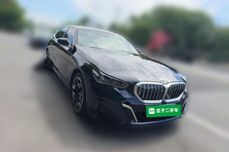 Used BMW 5 Series 2025 530Li Luxury Edition M Sport Package Front Right 45 Deg