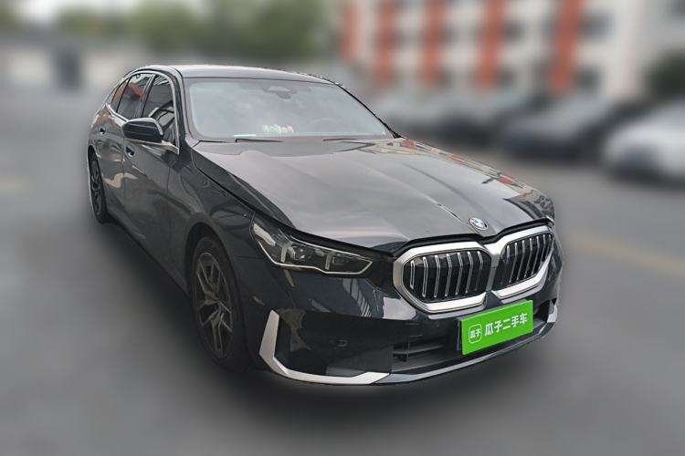 Used BMW 5 Series 2025 530Li Leading Model M Sport Package Front Right 45 Deg