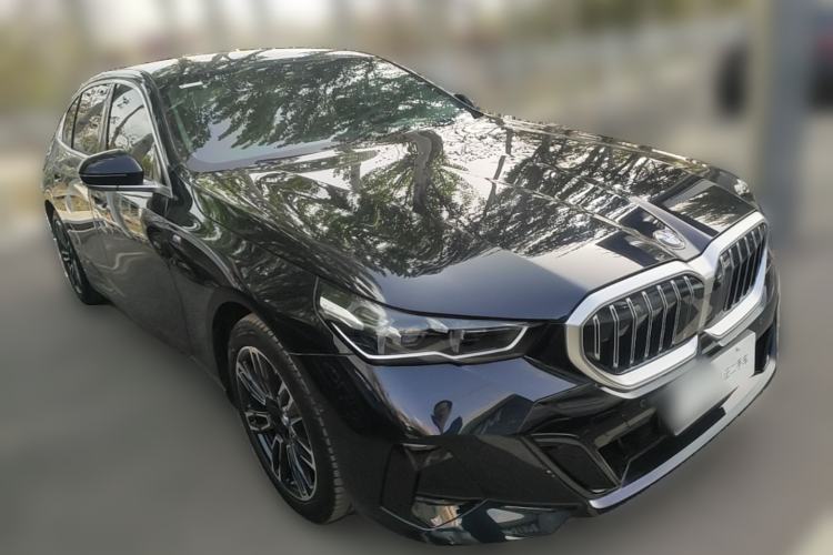 Used BMW 5 Series 2025 530Li Leading Model M Sport Package Front Right 45 Deg