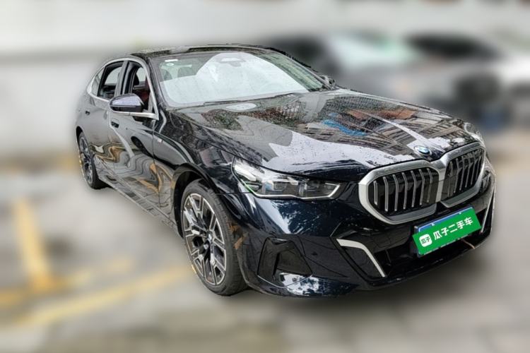 Used BMW 5 Series 2025 530Li Luxury Edition M Sport Package Front Right 45 Deg