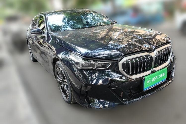 Used BMW 5 Series 2025 530Li Leading Model M Sport Package Front Right 45 Deg