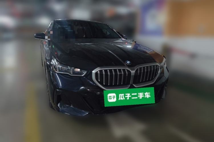 Used BMW 5 Series 2025 530Li Luxury Edition M Sport Package Front Right 45 Deg