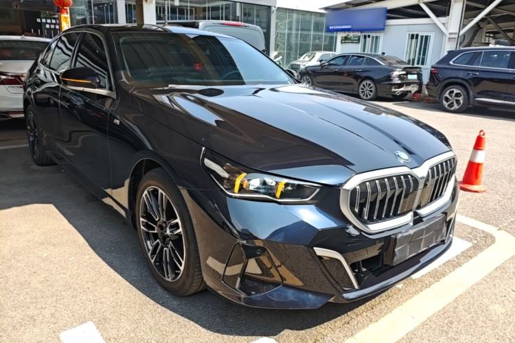 Used BMW 5 Series 2025 530Li Leading Model M Sport Package Front Right 45 Deg