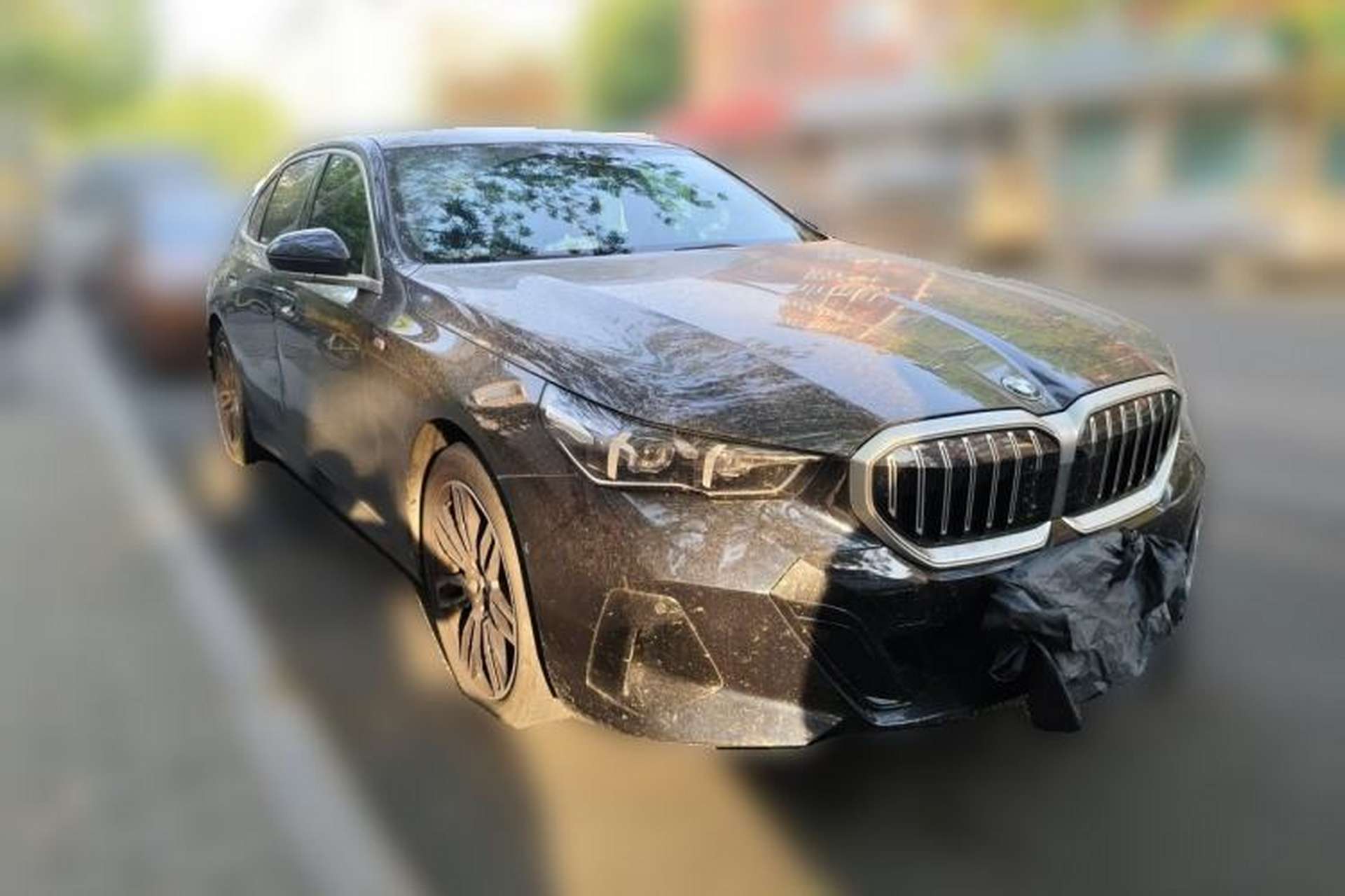 Used BMW 5 Series 2025 530Li Leading Model M Sport Package Front Right 45 Deg