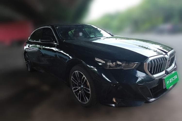 Used BMW 5 Series 2025 530Li Leading Model M Sport Package Front Right 45 Deg