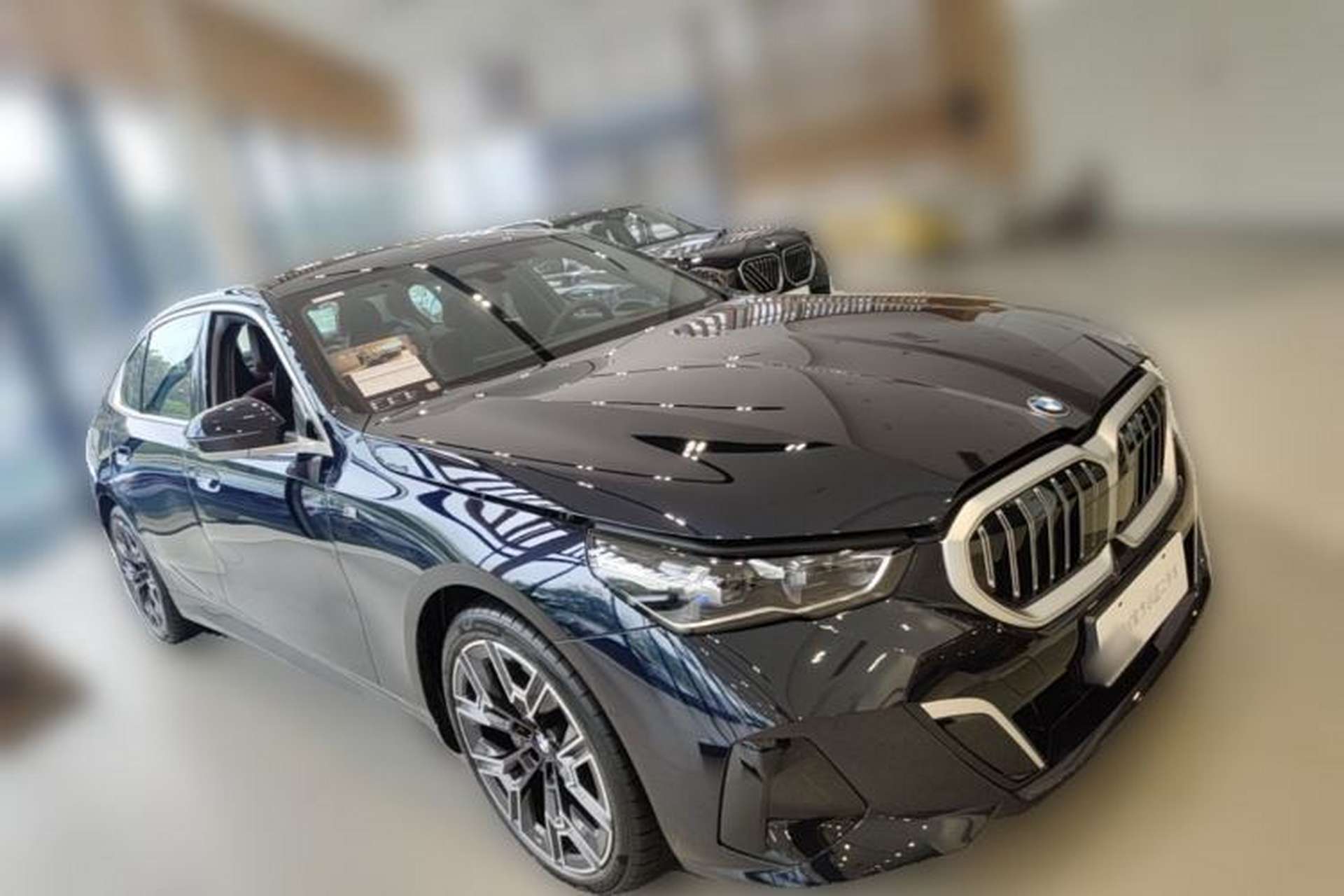 Used BMW 5 Series 2025 530Li Luxury Edition M Sport Package Front Right 45 Deg