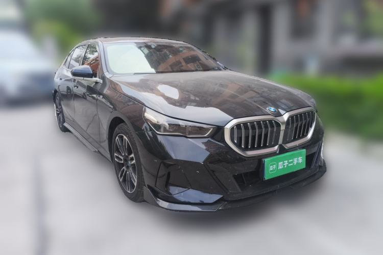 Used BMW 5 Series 2025 530Li Leading Model M Sport Package Front Right 45 Deg