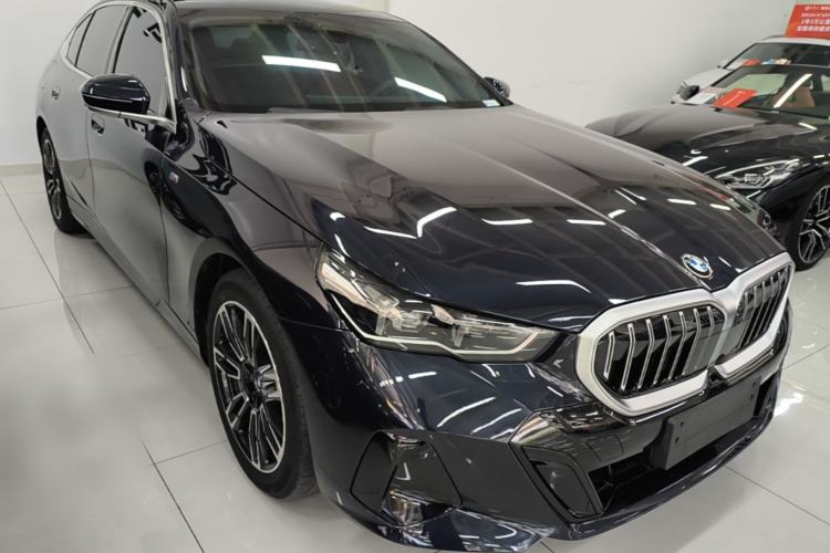 Used BMW 5 Series 2025 530Li Leading Model M Sport Package Front Right 45 Deg