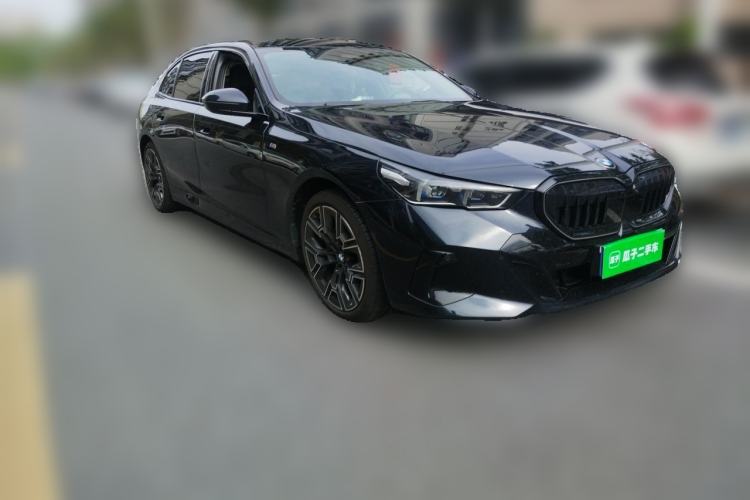 Used BMW 5 Series 2025 530Li Luxury Edition M Sport Package Front Right 45 Deg
