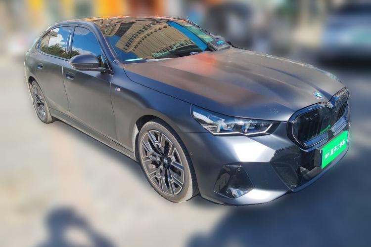 Used BMW 5 Series 2025 530Li Luxury Edition M Sport Package Front Right 45 Deg