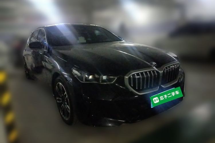 Used BMW 5 Series 2025 530Li Leading Model M Sport Package Front Right 45 Deg