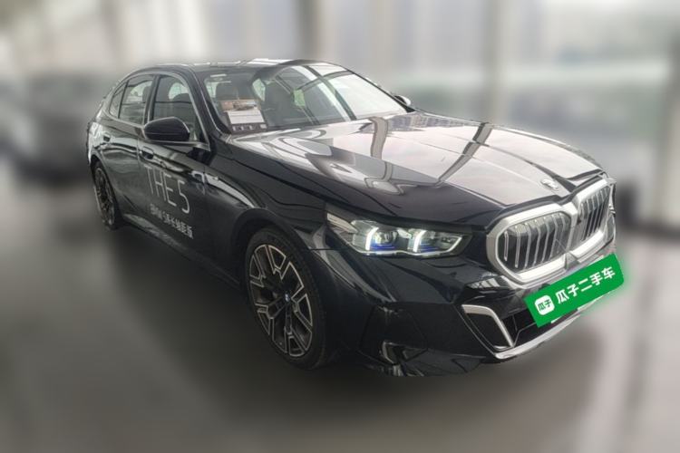 Used BMW 5 Series 2025 530Li Luxury Edition M Sport Package Front Right 45 Deg