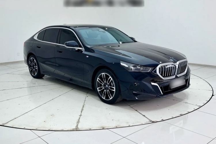 Used BMW 5 Series 2025 530Li Leading Model M Sport Package Front Right 45 Deg