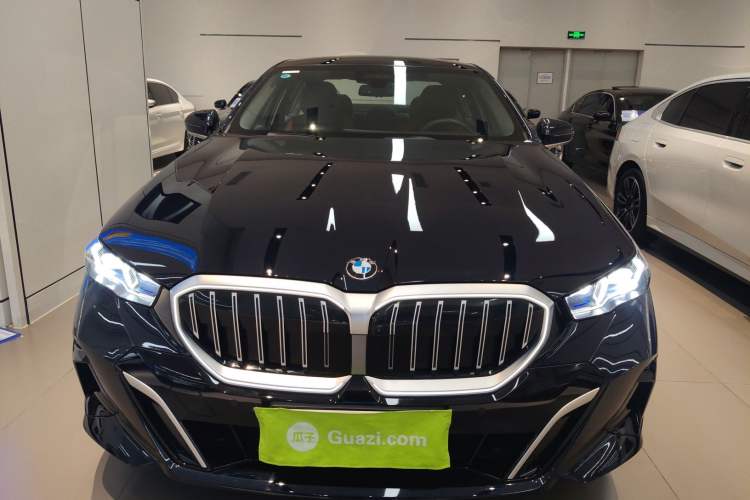 Used BMW 5 Series 2025 530Li Luxury Edition M Sport Package Front