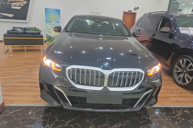 Used BMW 5 Series 2025 525Li M Sport Package Front