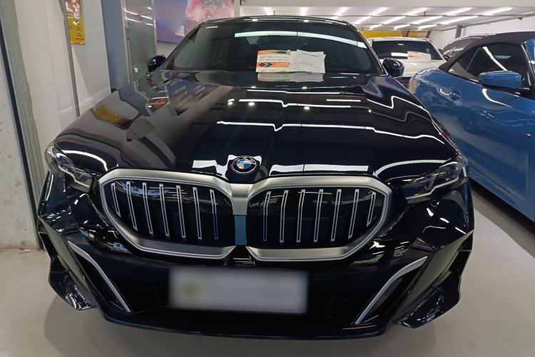 Used BMW 5 Series 2025 530Li Leading Model M Sport Package Front