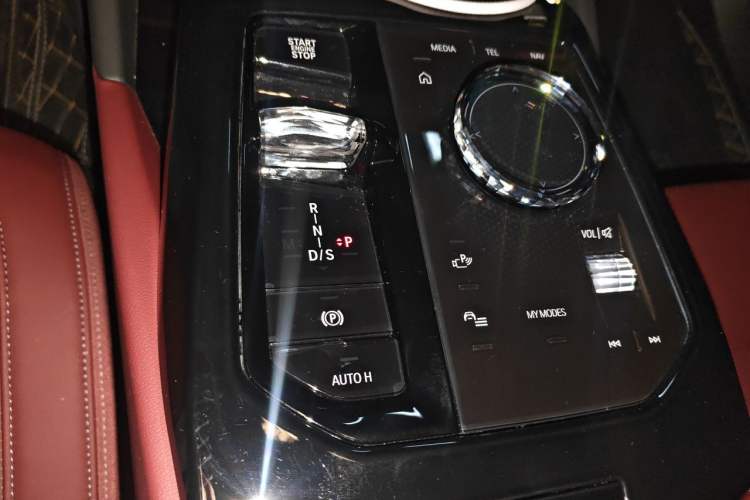 Used BMW 5 Series 2025 530Li Luxury Edition M Sport Package Gear Lever