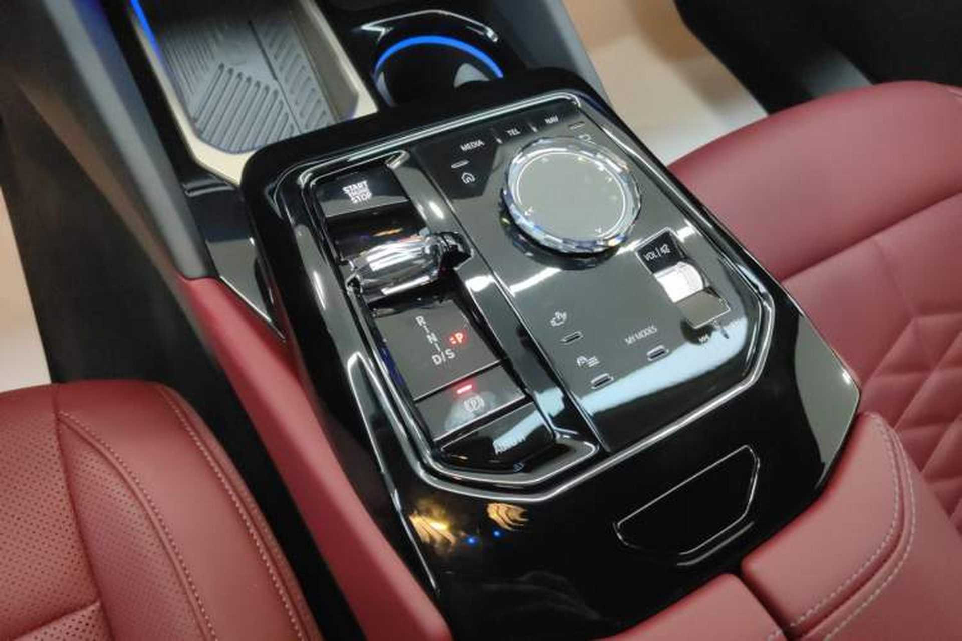 Used BMW 5 Series 2025 530Li Luxury Edition M Sport Package Gear Lever