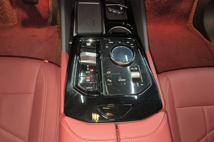 Used BMW 5 Series 2025 530Li Leading Model M Sport Package Gear Lever