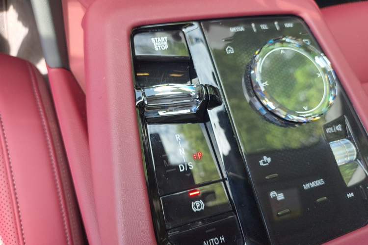 Used BMW 5 Series 2025 530Li Luxury Edition M Sport Package Gear Lever