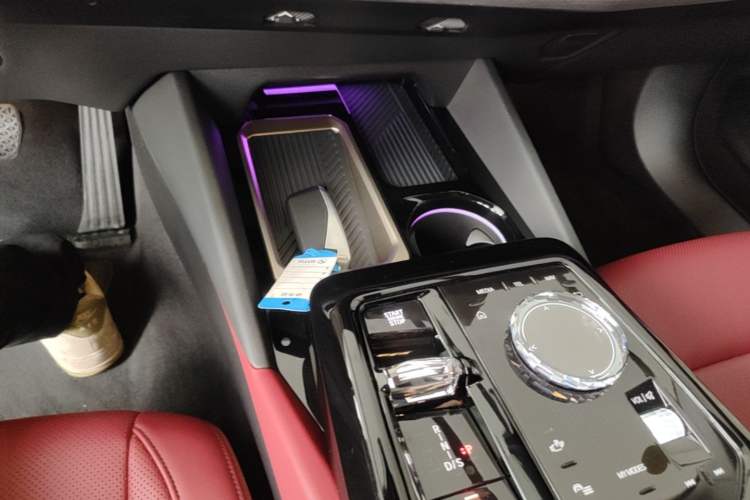 Used BMW 5 Series 2025 530Li Luxury Edition M Sport Package Gear Lever