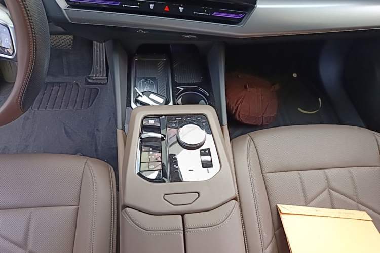 Used BMW 5 Series 2025 525Li M Sport Package Gear Lever