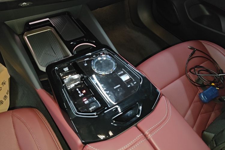 Used BMW 5 Series 2025 530Li Luxury Edition M Sport Package Gear Lever